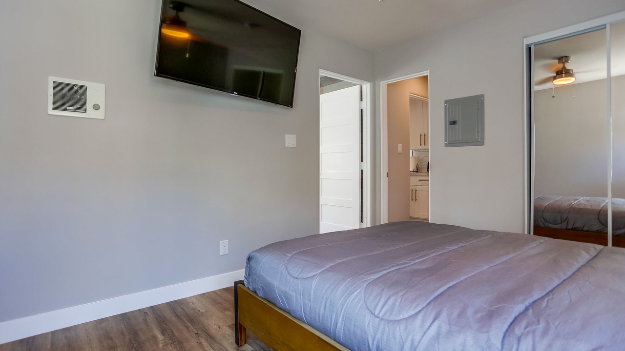 Photo of Bedroom in Mission Beach