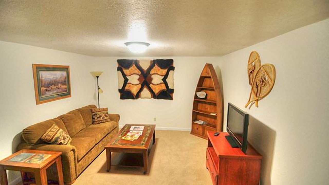 Photo of Bedroom in West Yellowstone