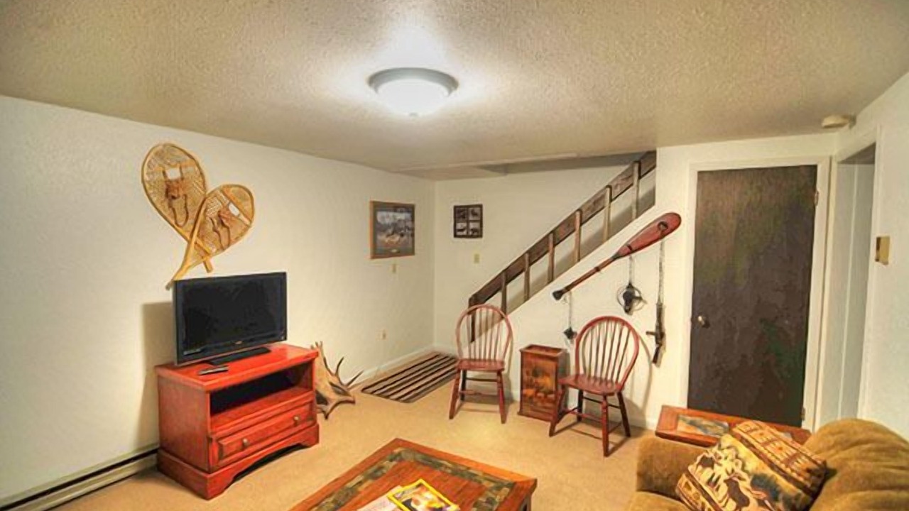 Photo of Bedroom in West Yellowstone