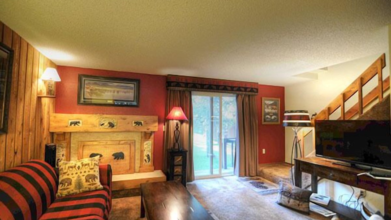 Photo of Bedroom in West Yellowstone