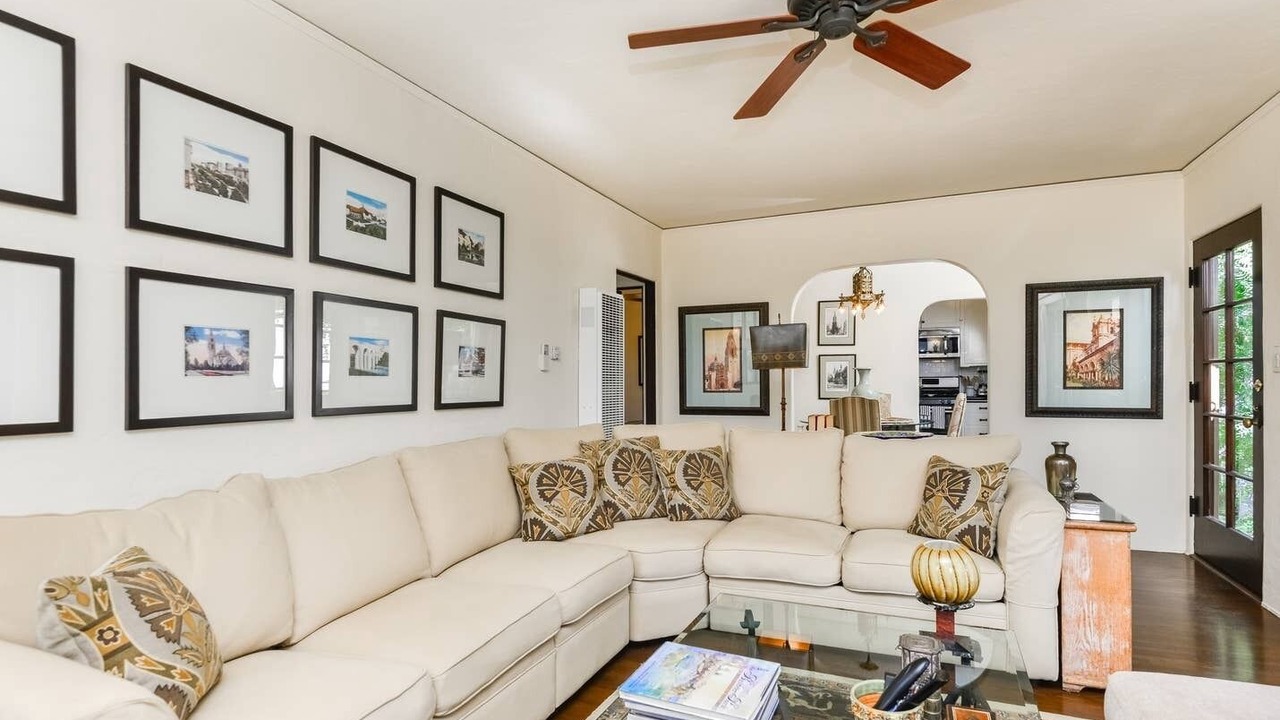 Photo of Livingroom in Park West