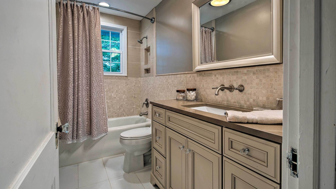 Photo of Bathroom in Shawanese