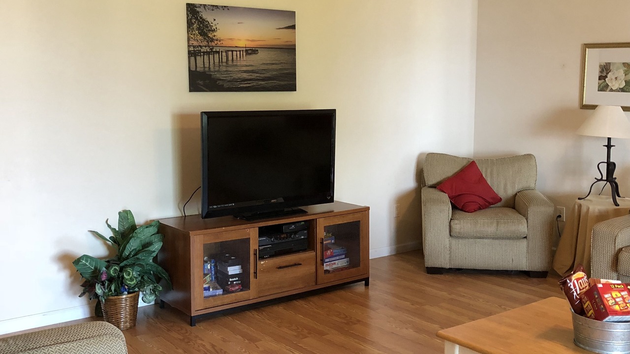 Photo of Livingroom in Henderson Point