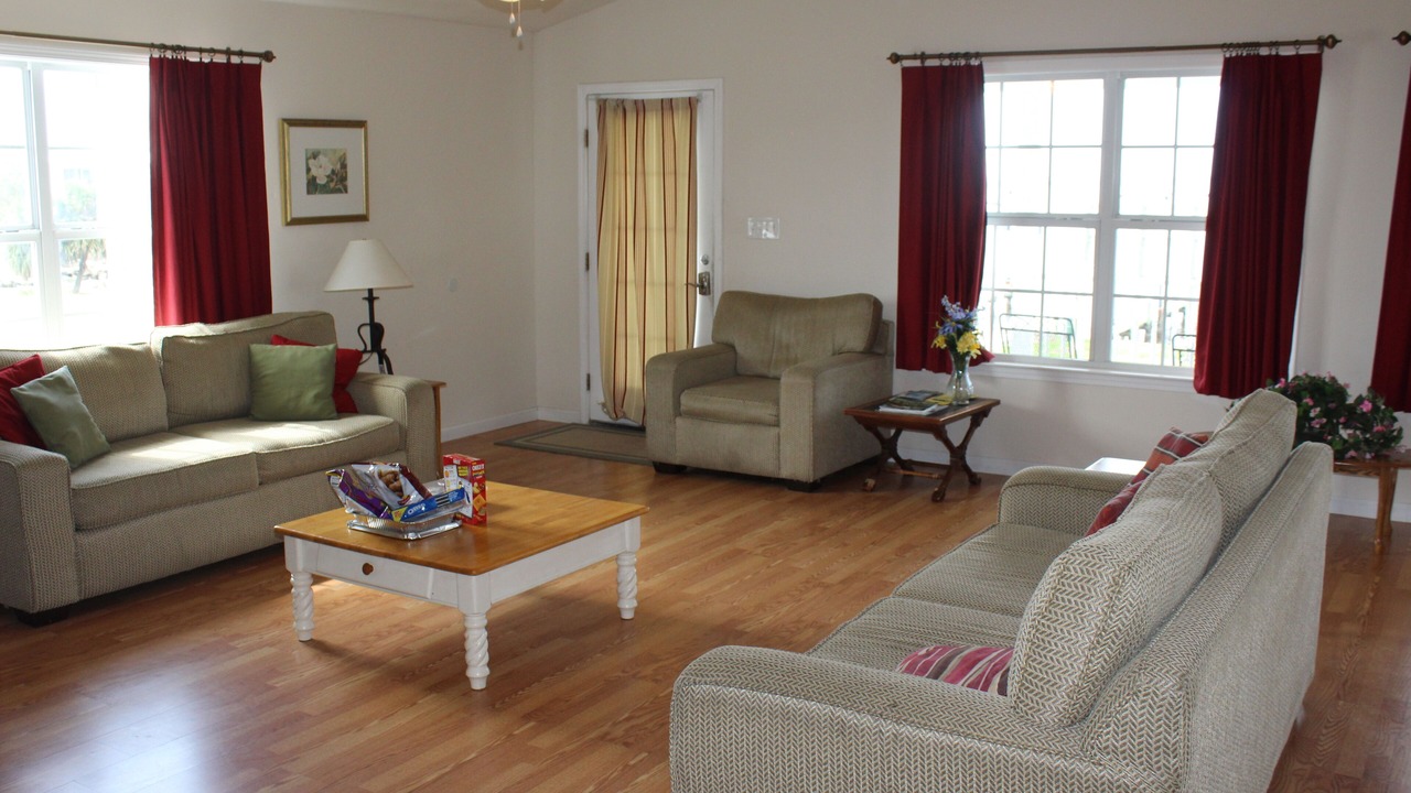Photo of Livingroom in Henderson Point