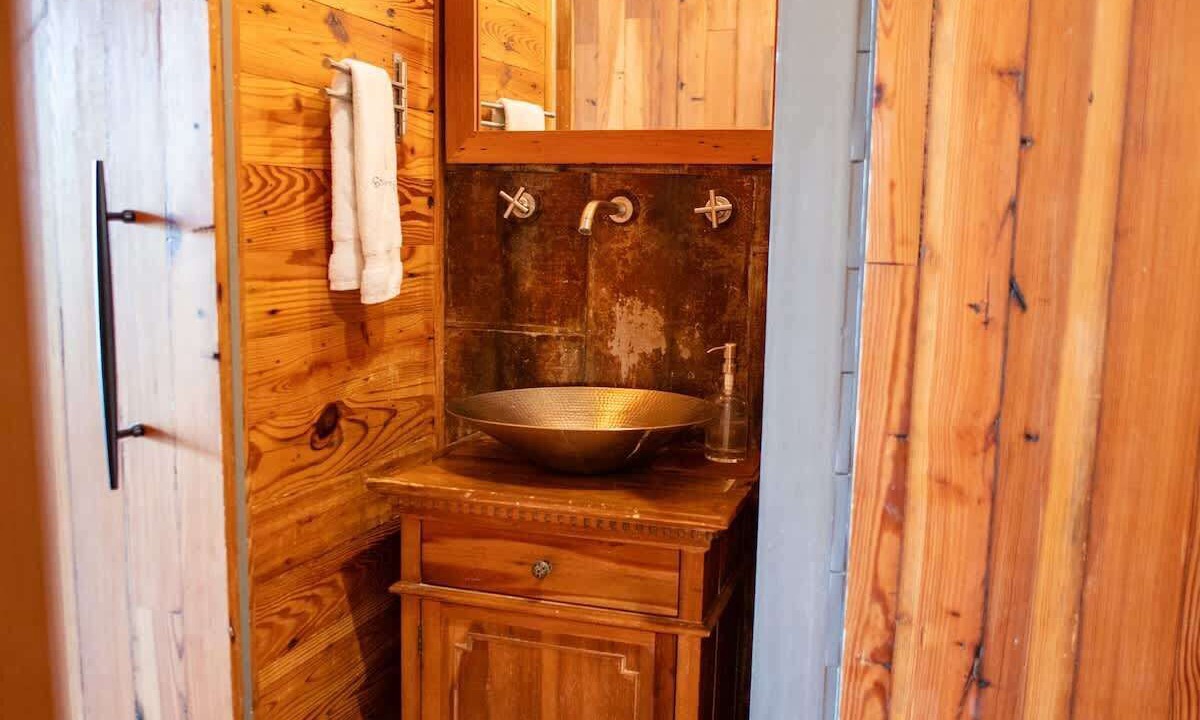 Photo of Bathroom in Cannonborough Elliotborough