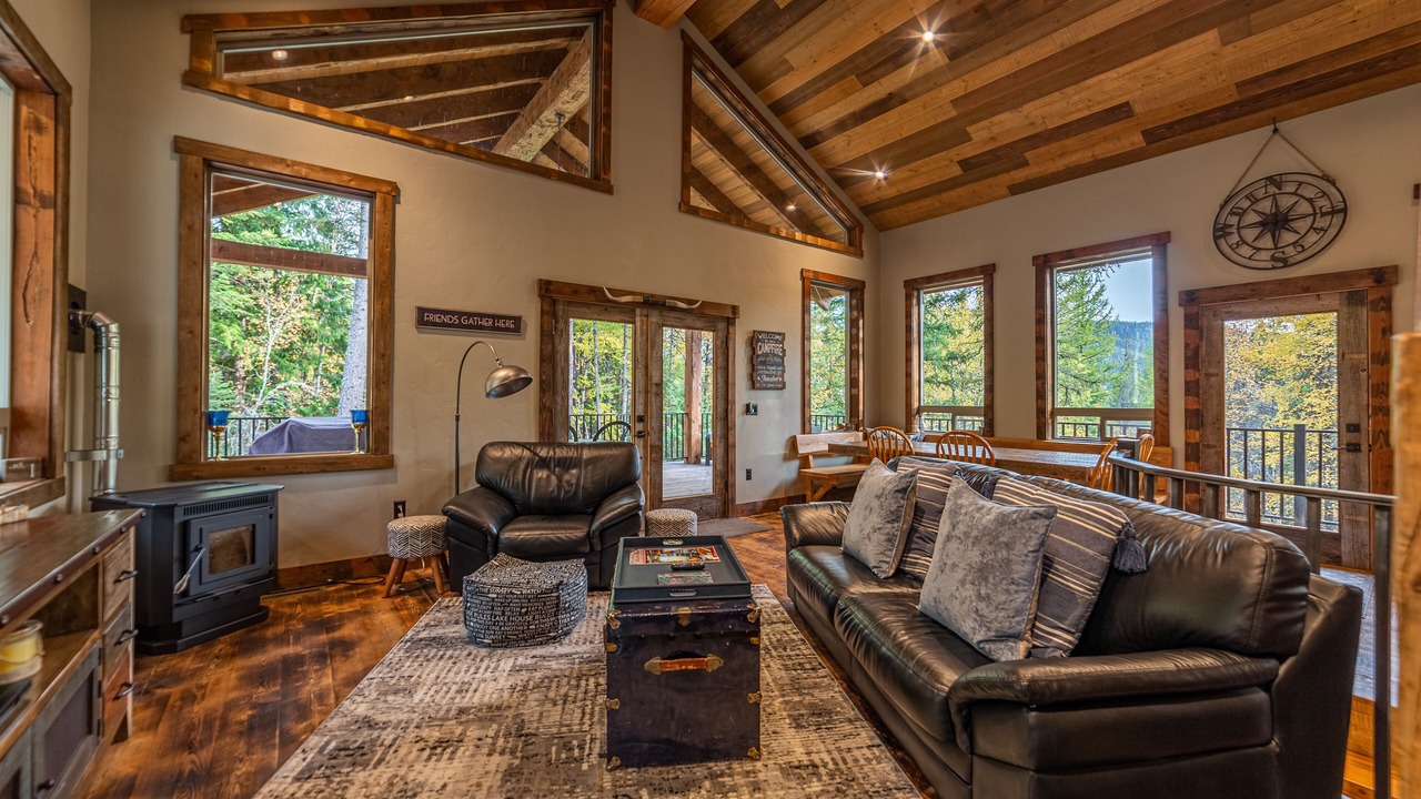 Photo of Livingroom in Columbia Falls