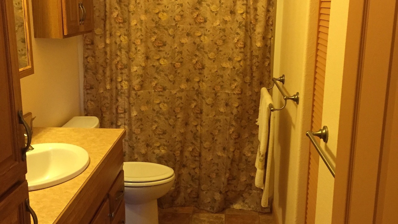 Photo of Bathroom in Athol