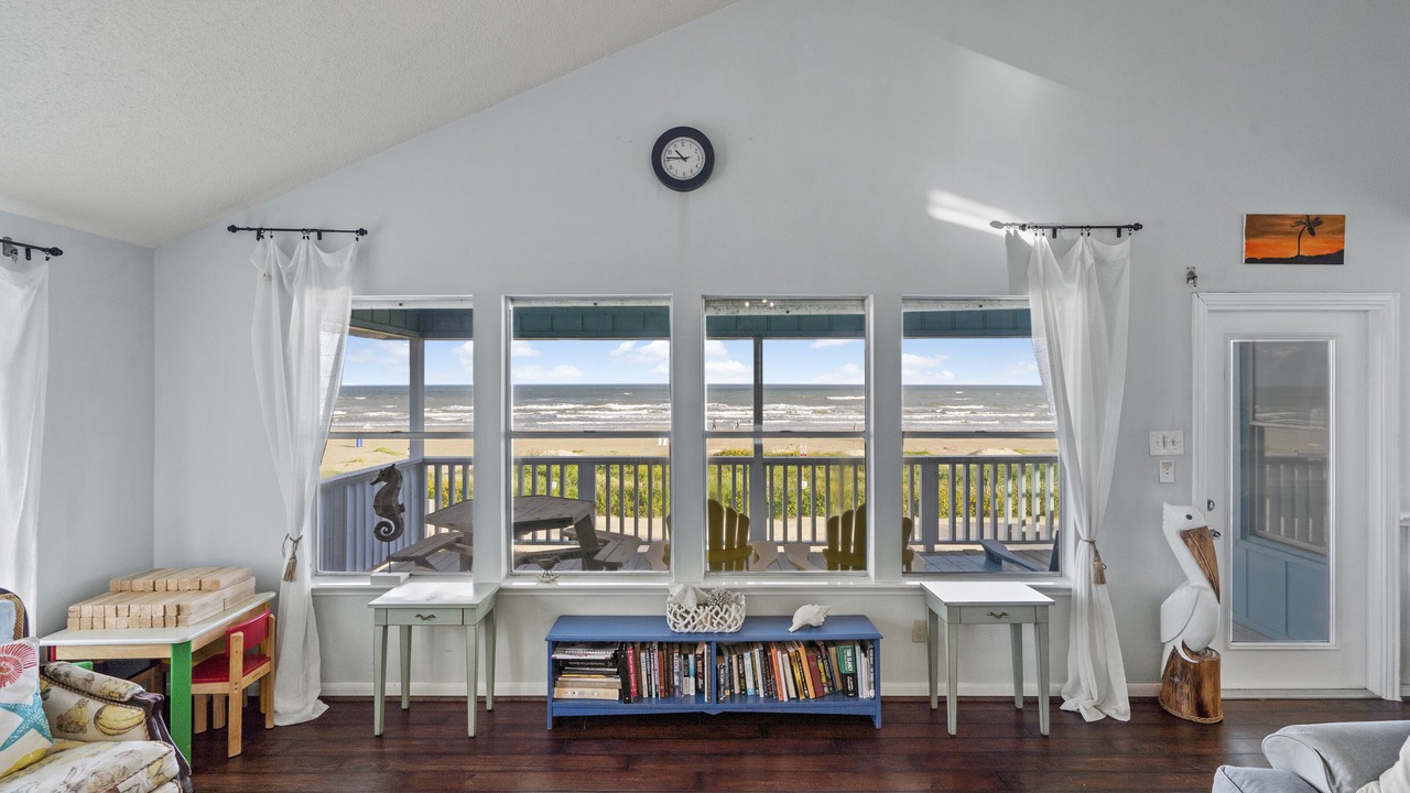 Photo of Livingroom in Spanish Grant