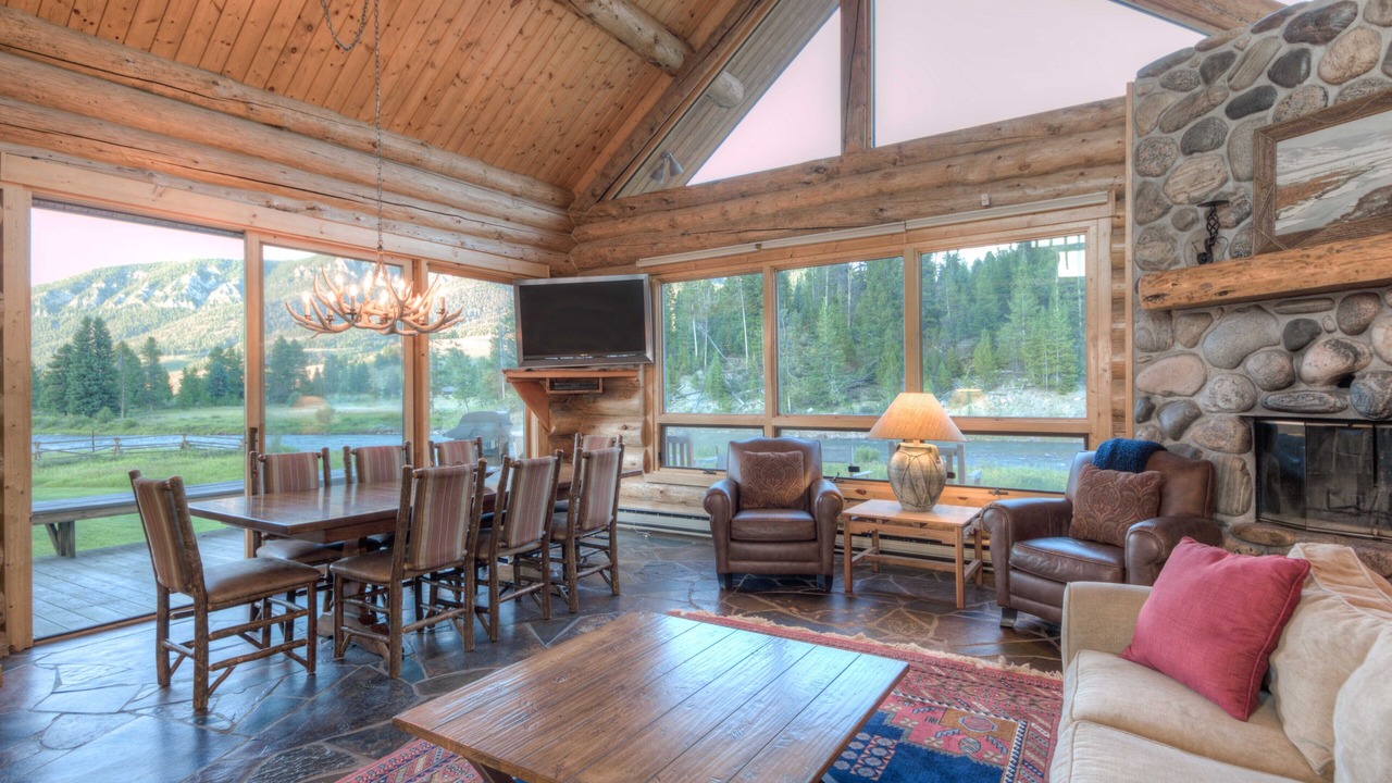 Photo of Livingroom in Gallatin Gateway