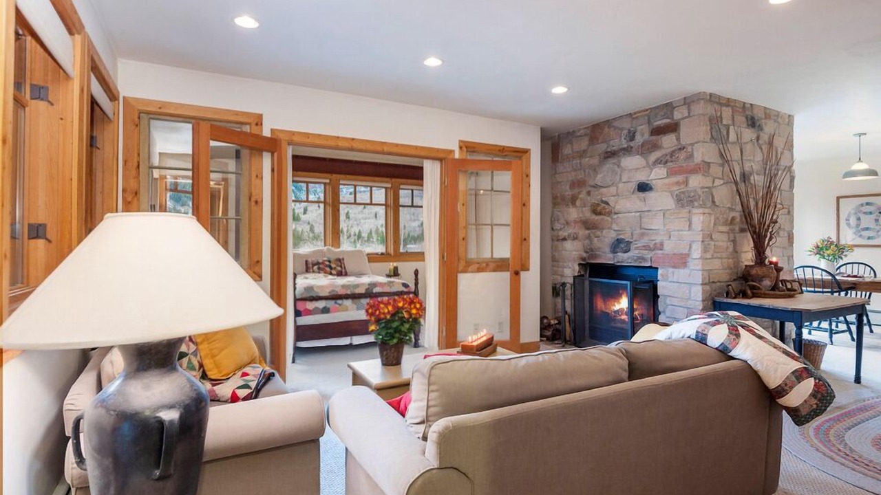Photo of Livingroom in Sundance
