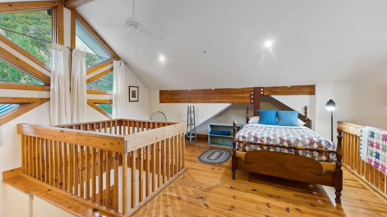 Photo of Bedroom in Sundance