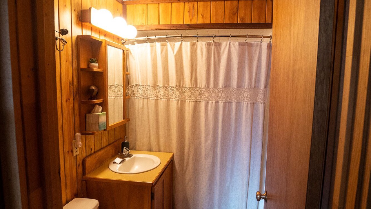 Photo of Bathroom in Gardiner