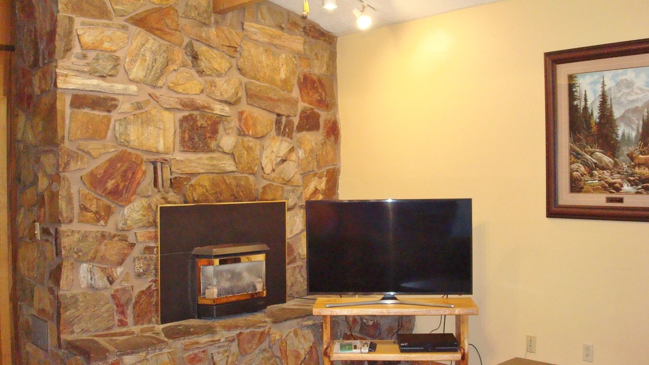 Photo of Livingroom in West Yellowstone