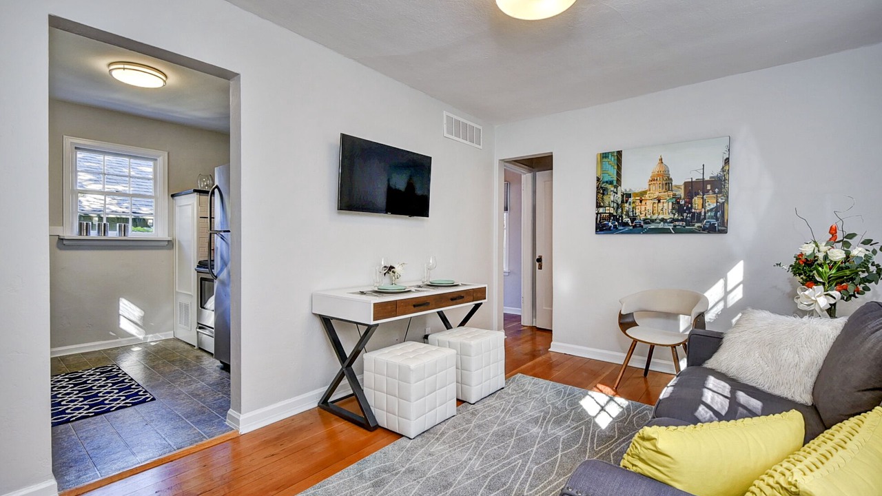 Photo of Livingroom in North End