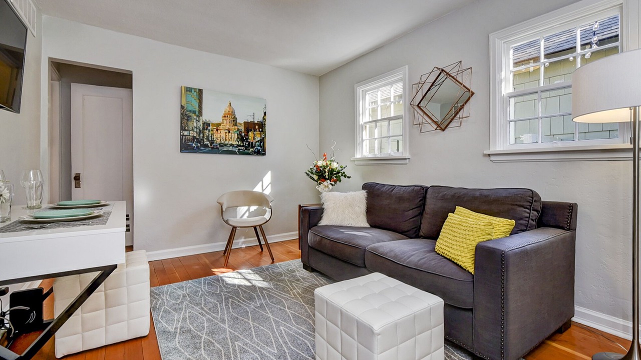 Photo of Livingroom in North End