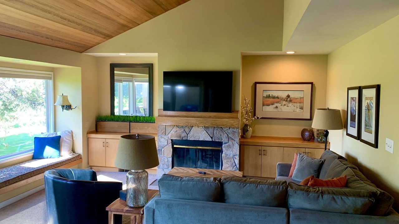 Photo of Livingroom in Redmond