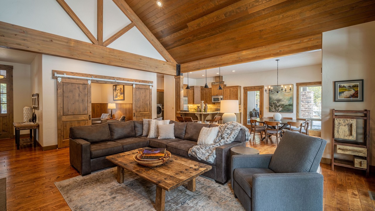 Photo of Livingroom in Sunriver