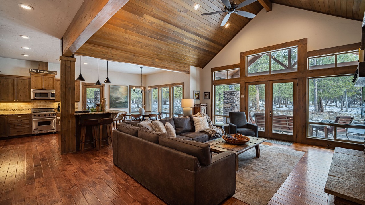 Photo of Livingroom in Sunriver