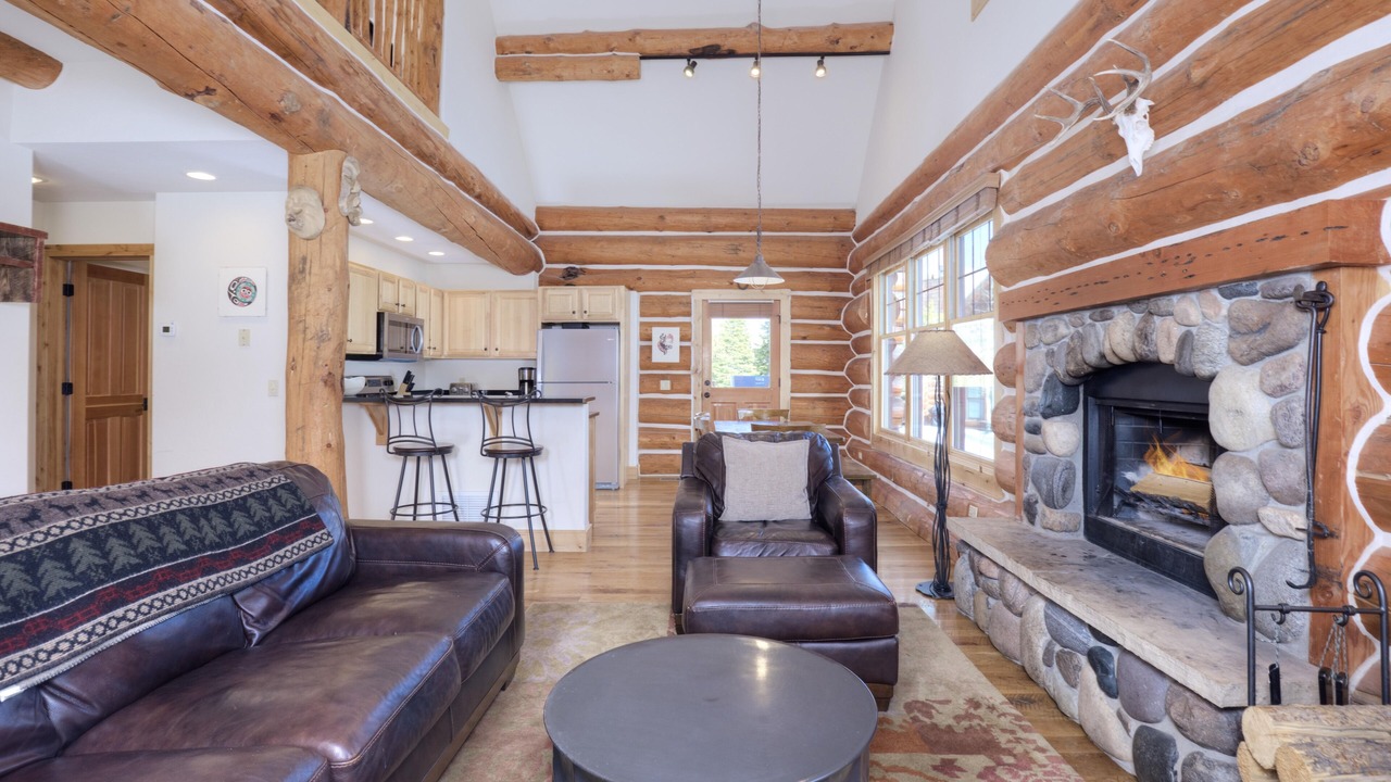 Photo of Livingroom in Big Sky