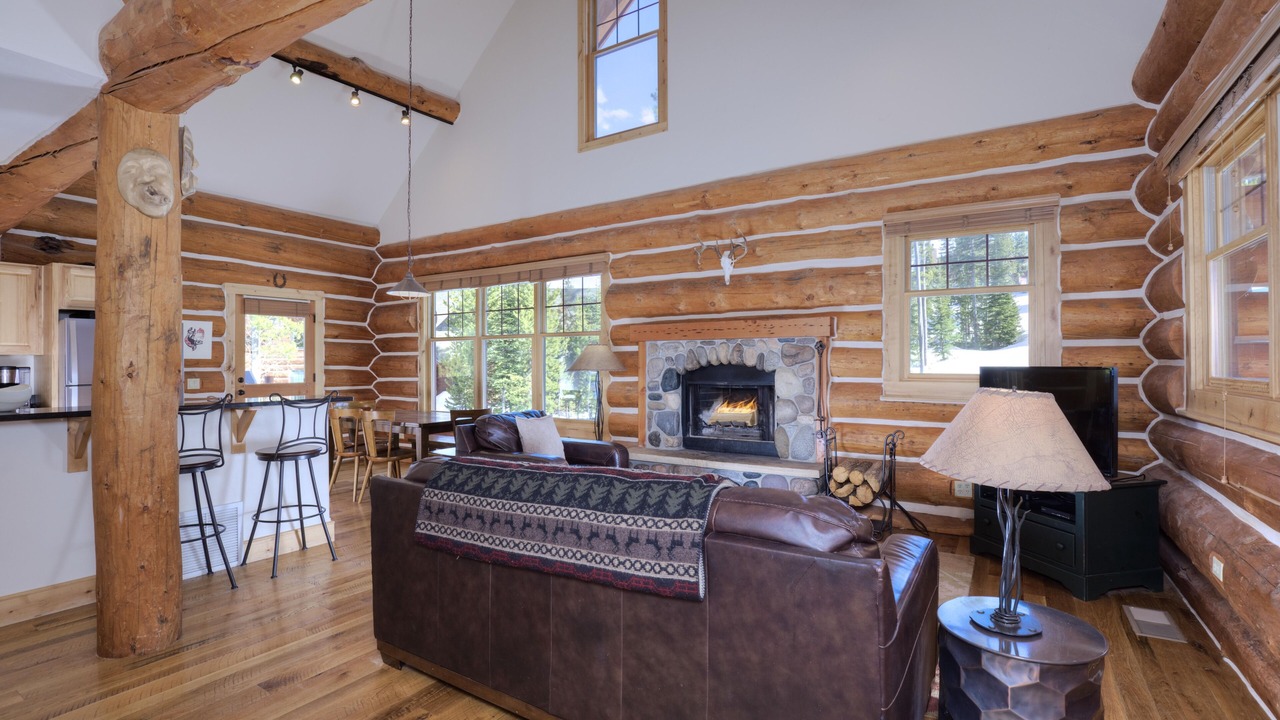 Photo of Livingroom in Big Sky