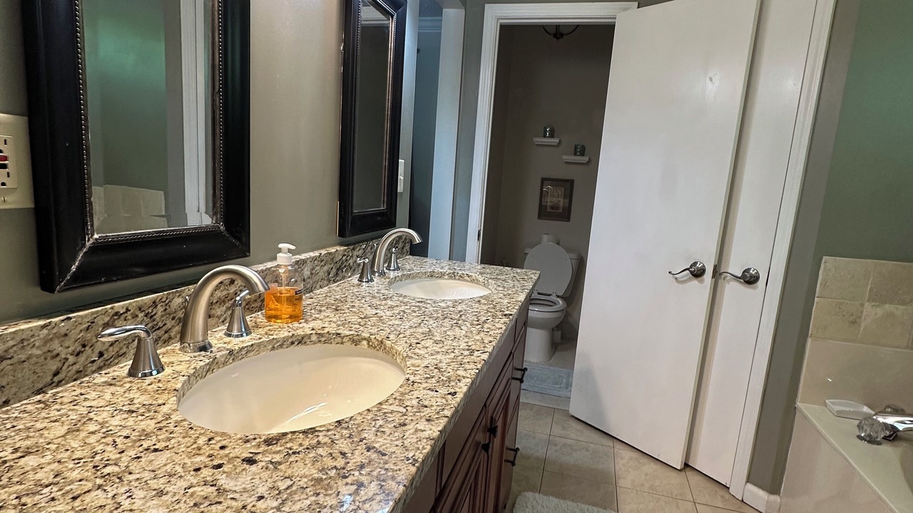 Photo of Bathroom in East Memphis