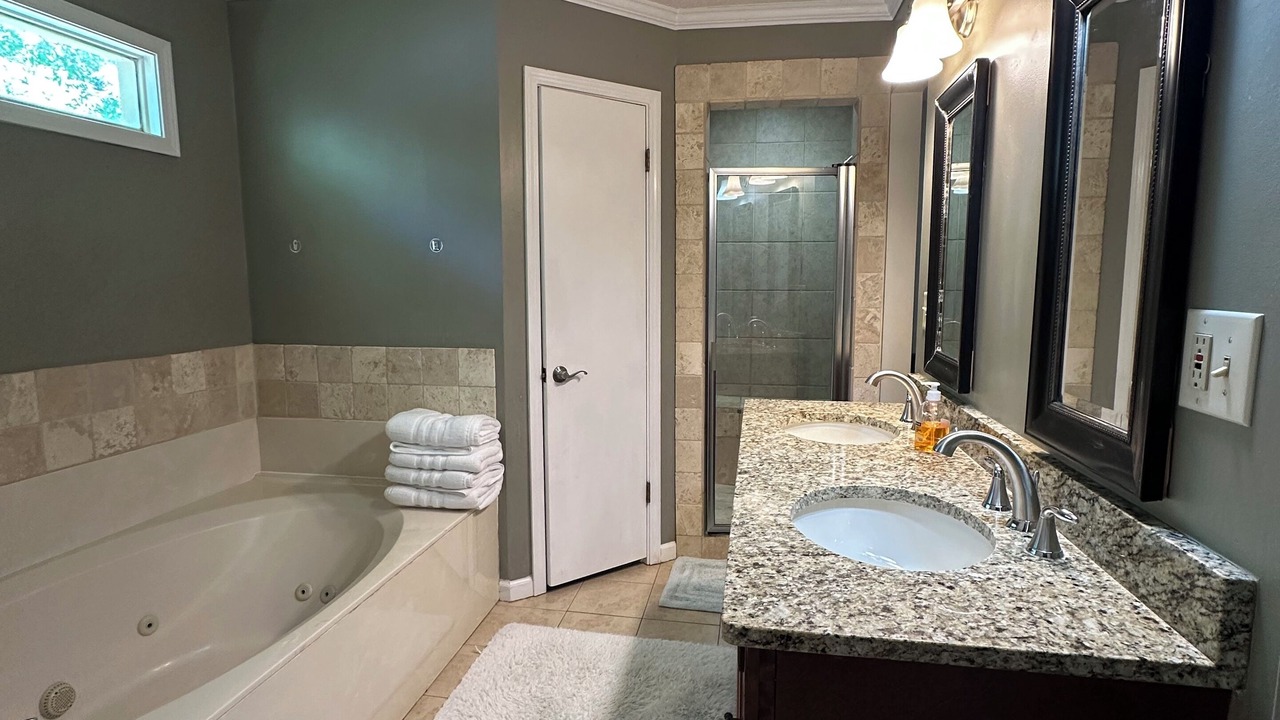 Photo of Bathroom in East Memphis