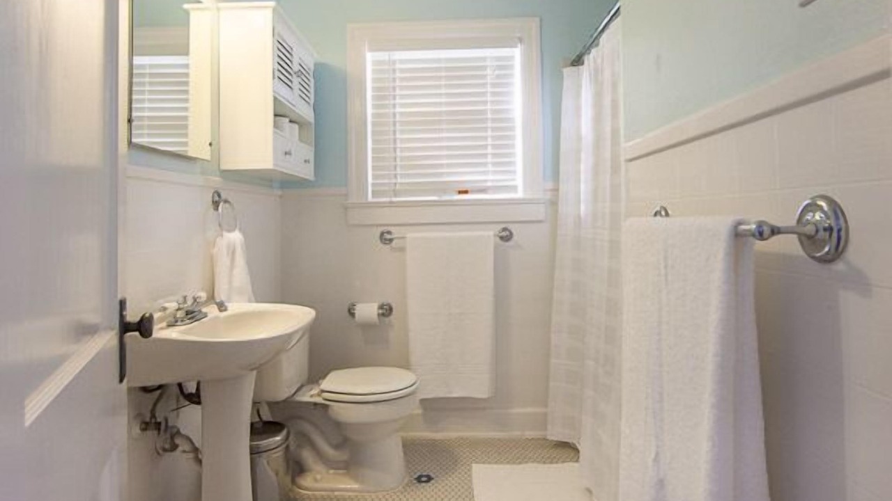 Photo of Bathroom in North University