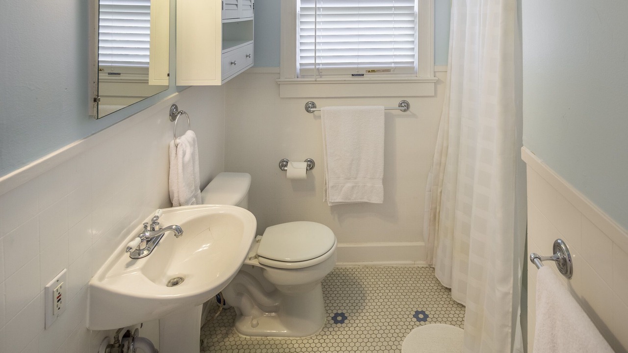 Photo of Bathroom in North University