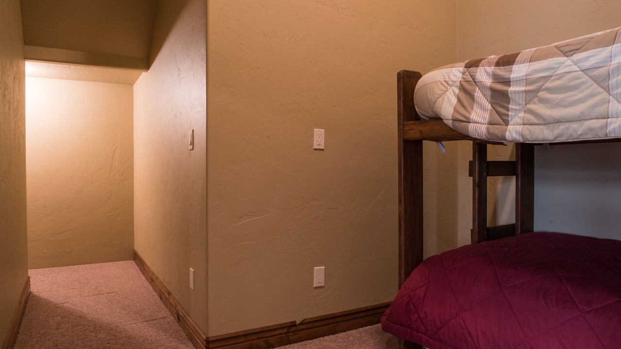 Photo of Bedroom in Loon Lake