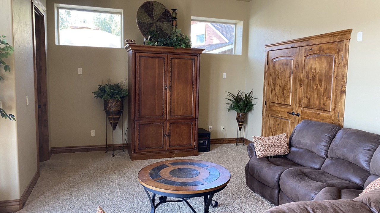 Photo of Livingroom in Loon Lake