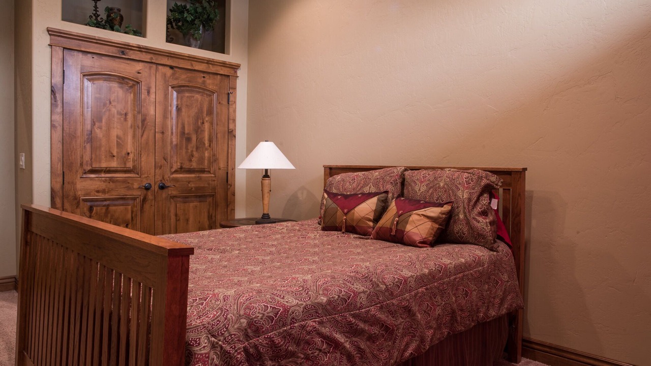 Photo of Bedroom in Loon Lake