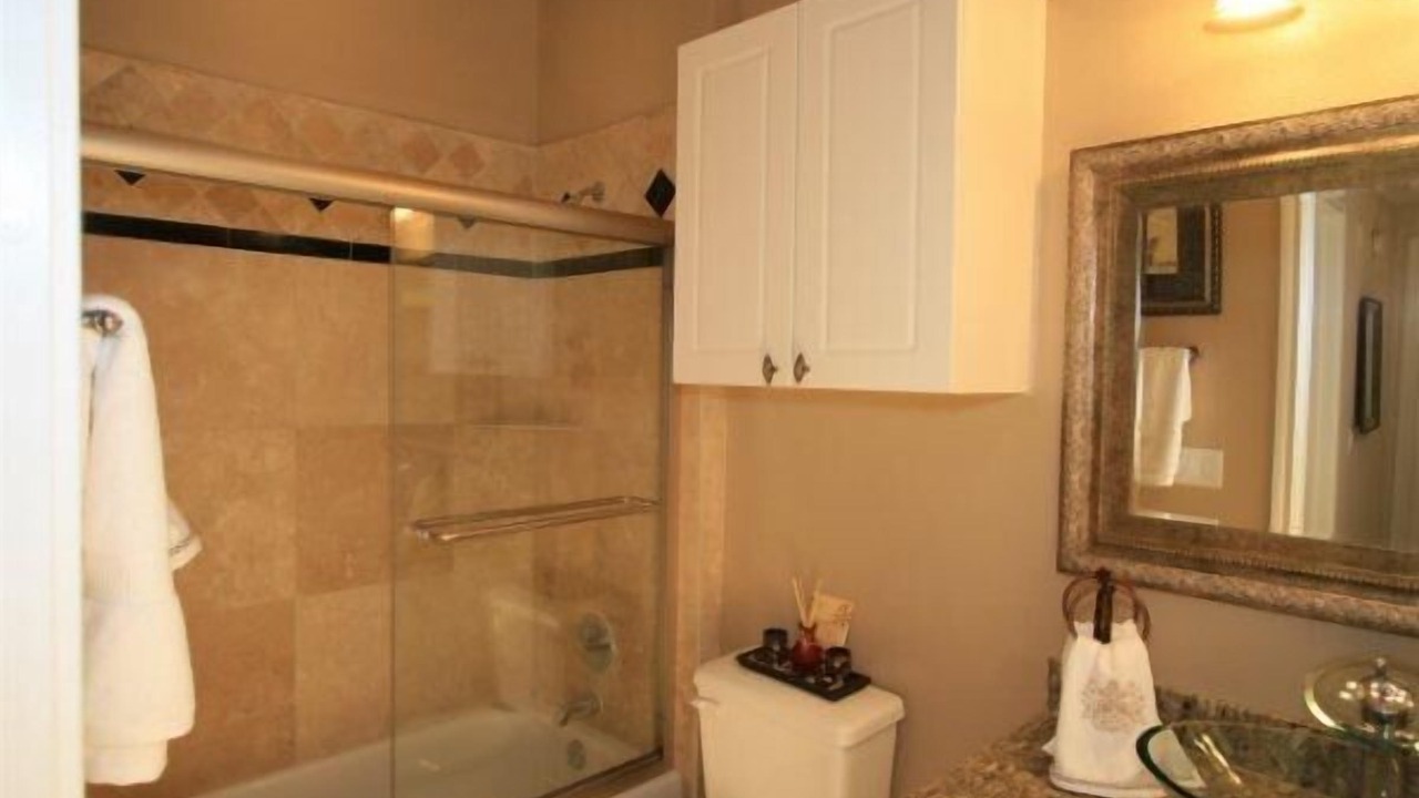 Photo of Bathroom in South Shore Harbour
