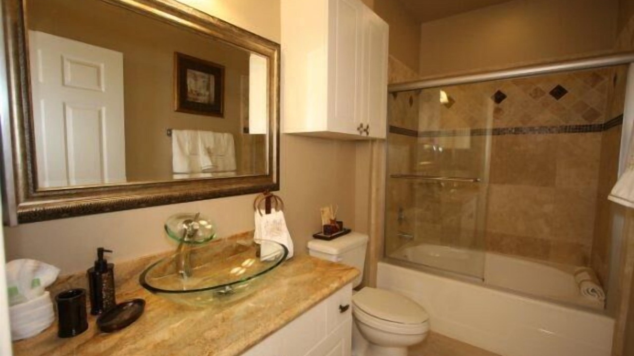 Photo of Bathroom in South Shore Harbour