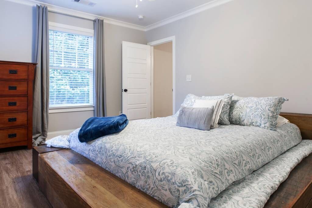 Photo of Bedroom in Midtown
