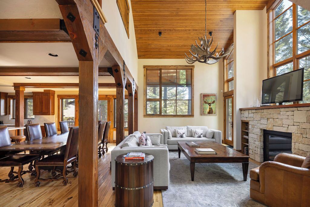 Photo of Livingroom in Teton Village