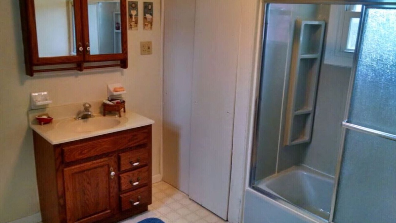 Photo of Bathroom in Elyria