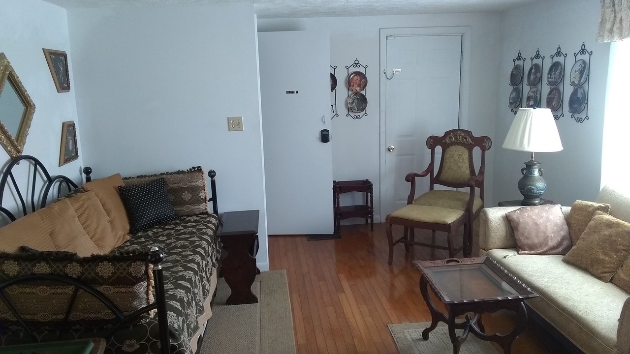 Photo of Livingroom in Elyria