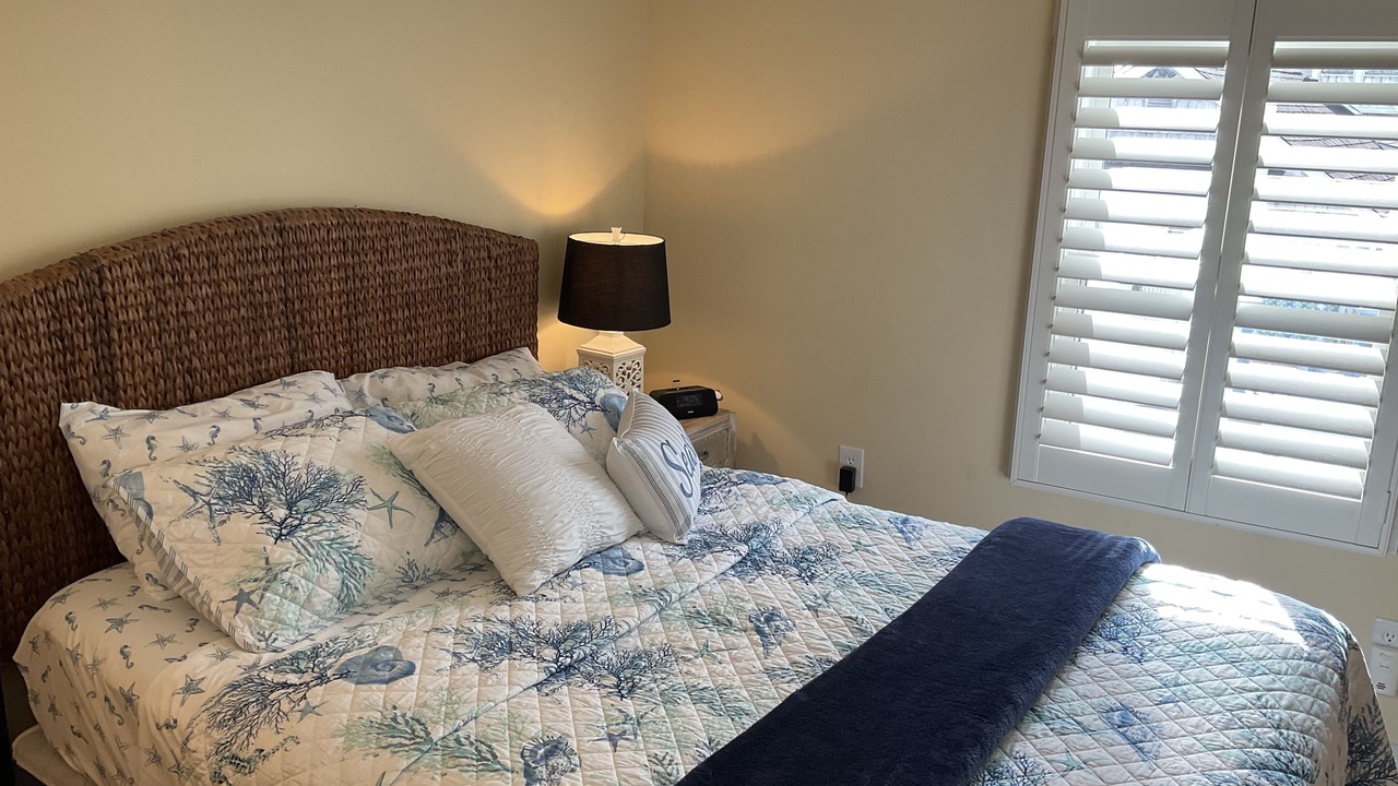 Photo of Bedroom in Popponesset