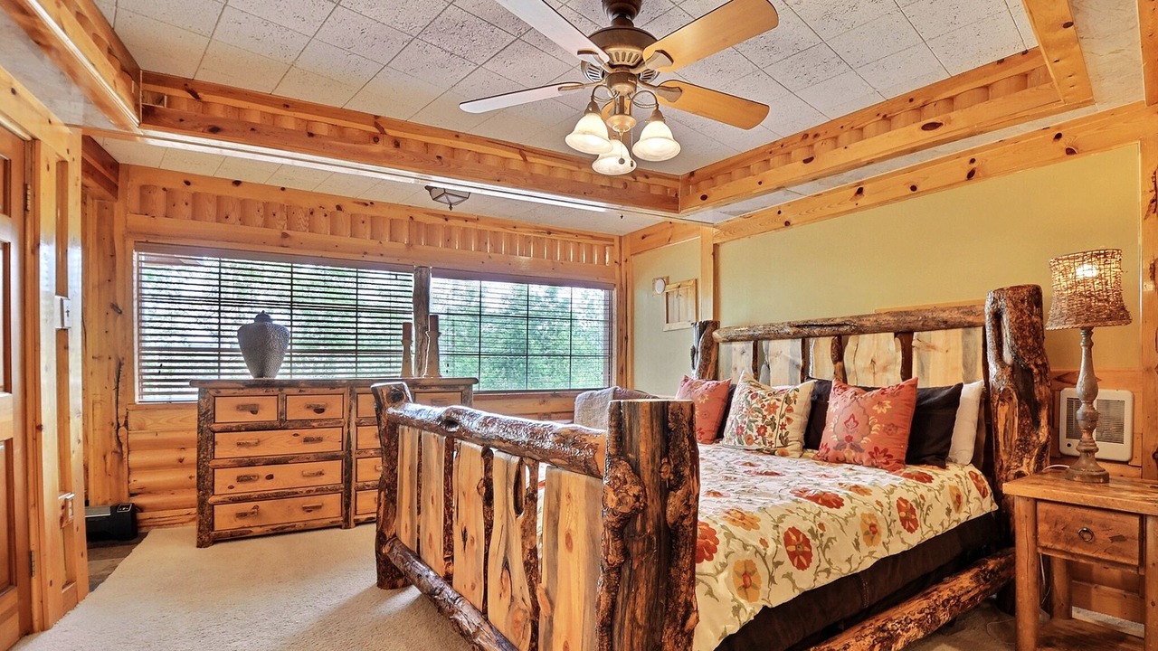 Photo of Bedroom in Timber Lakes