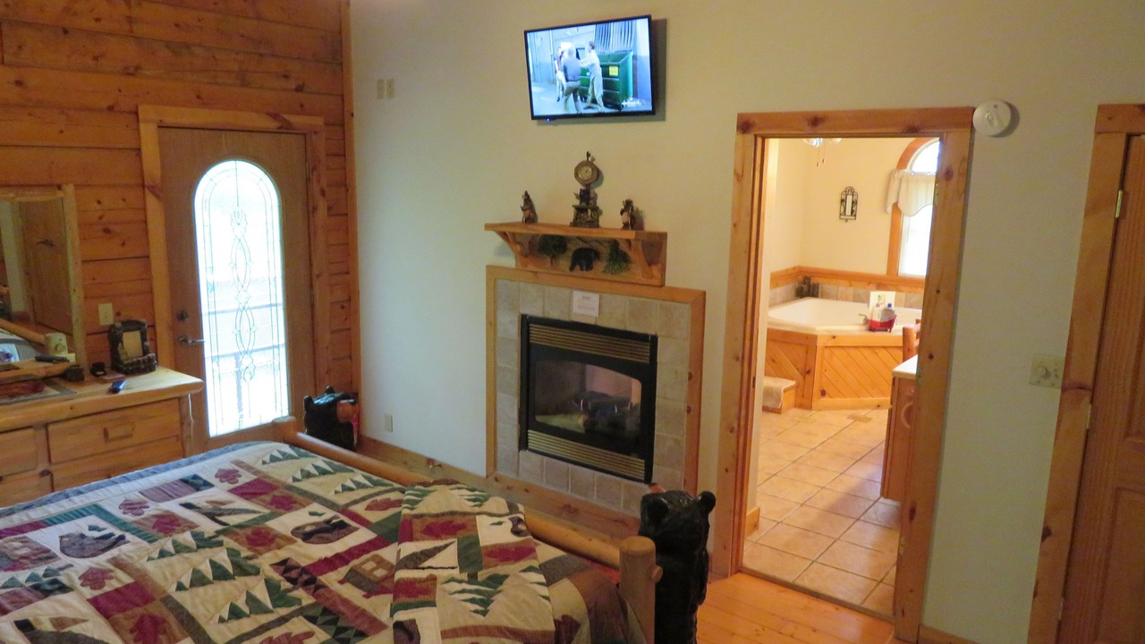 Photo of Livingroom in Helmsburg