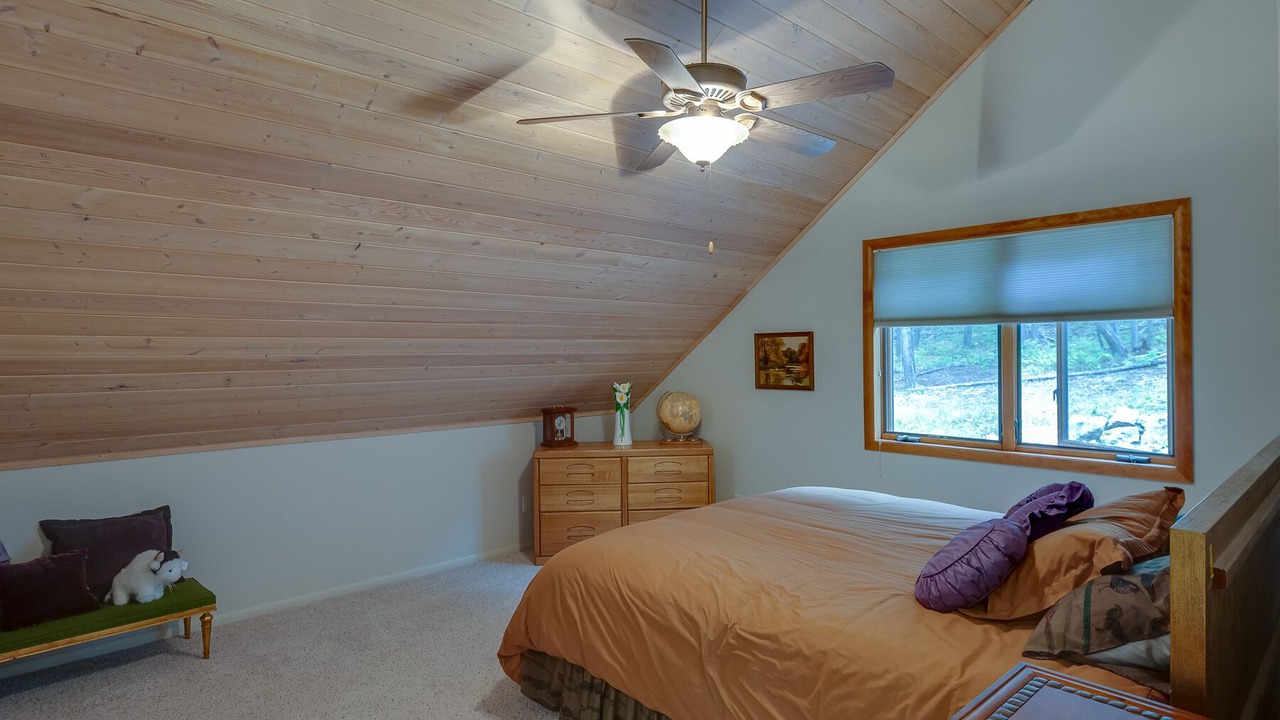 Photo of Bedroom in Lakeside