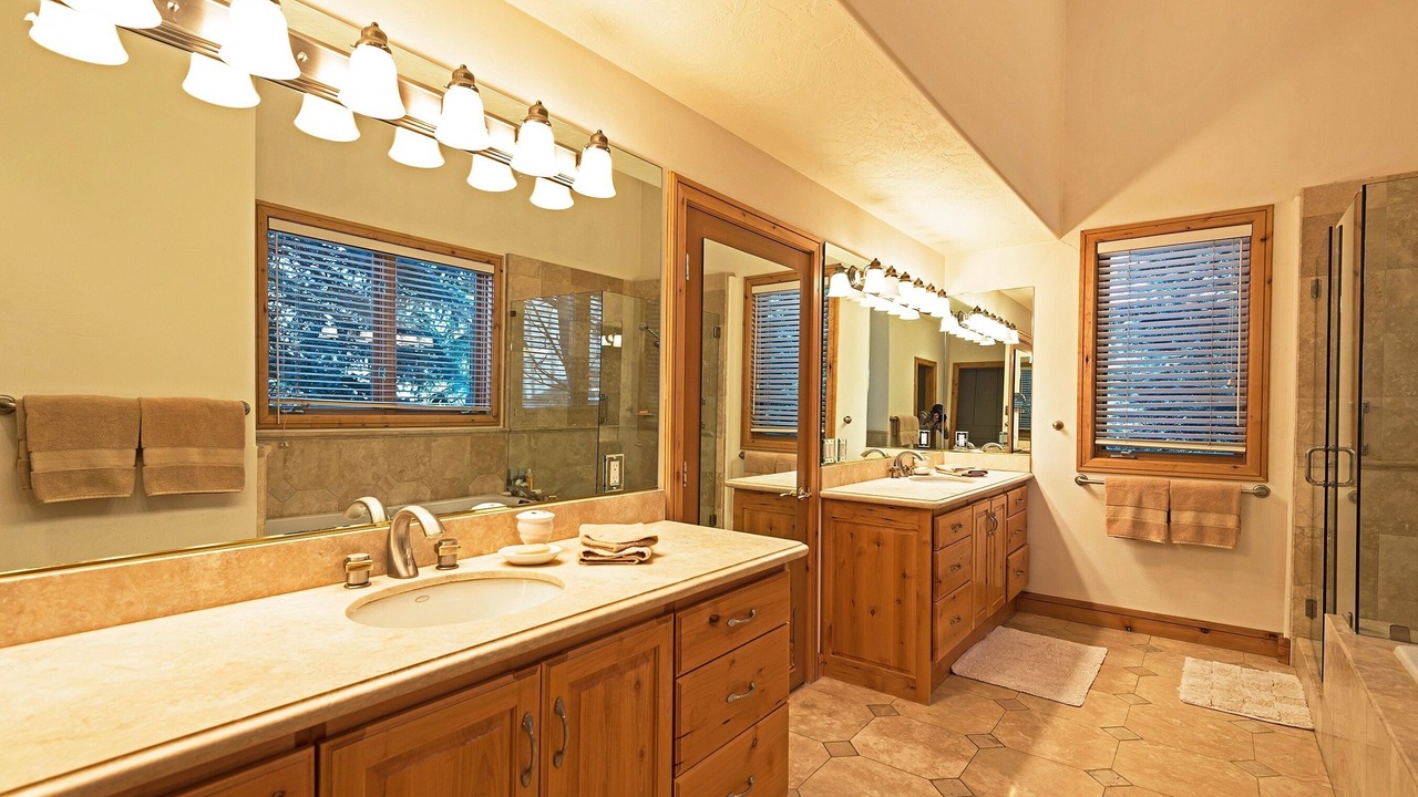 Photo of Bathroom in Park Meadows