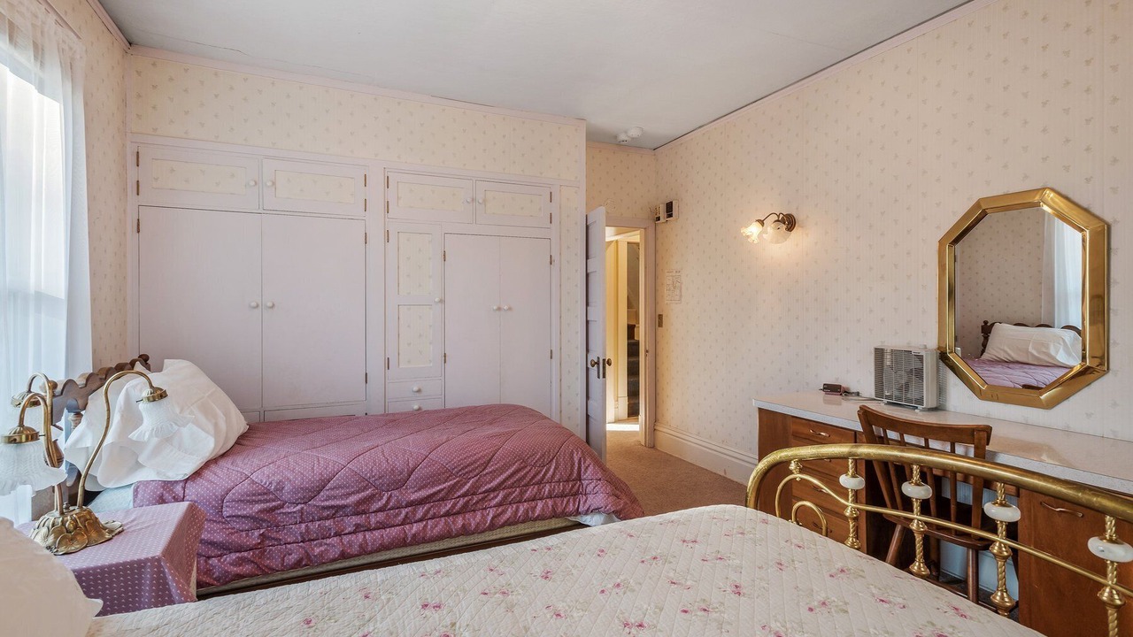 Photo of Bedroom in Garden District