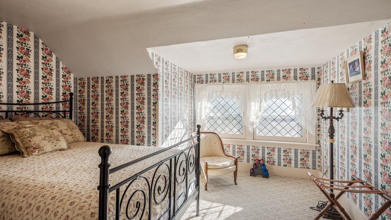 Photo of Bedroom in Garden District