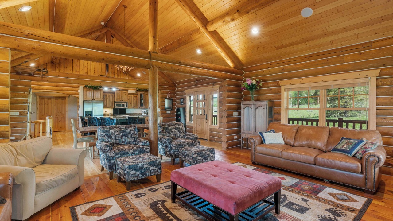 Photo of Livingroom in Island Park