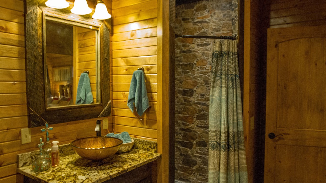 Photo of Bathroom in Broken Bow