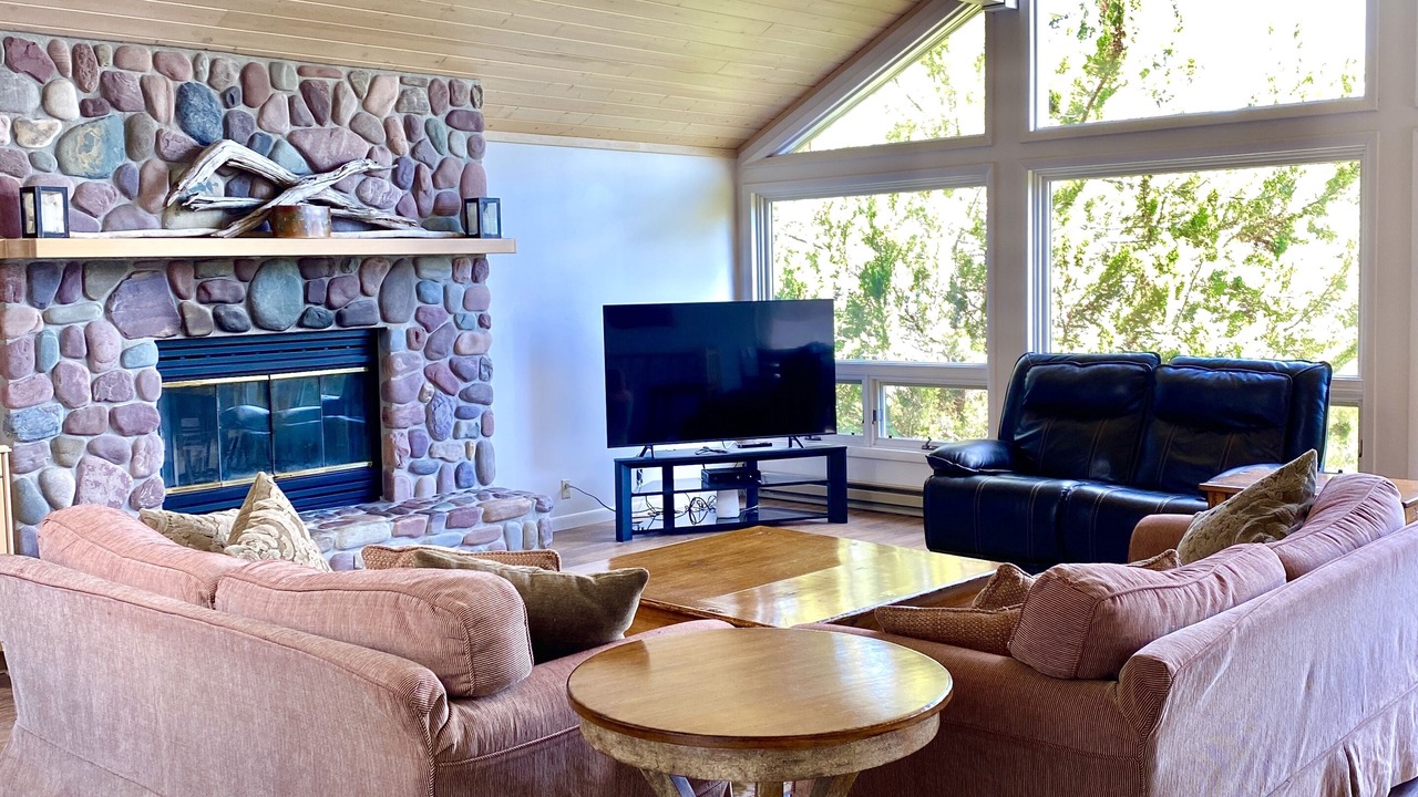 Photo of Bedroom in Lakeside