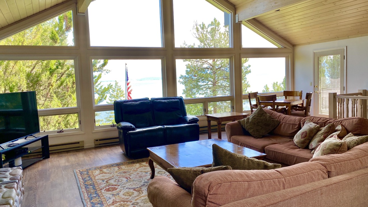 Photo of Bedroom in Lakeside