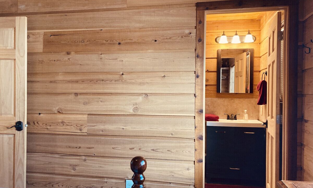 Photo of Bathroom in Island Park