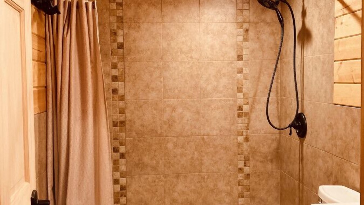 Photo of Bathroom in Island Park